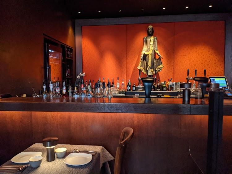 YUM thai kitchen & bar