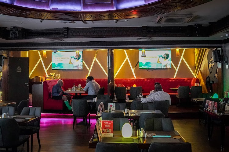 B-Town Restro Bar - Grand Excelsior Hotel