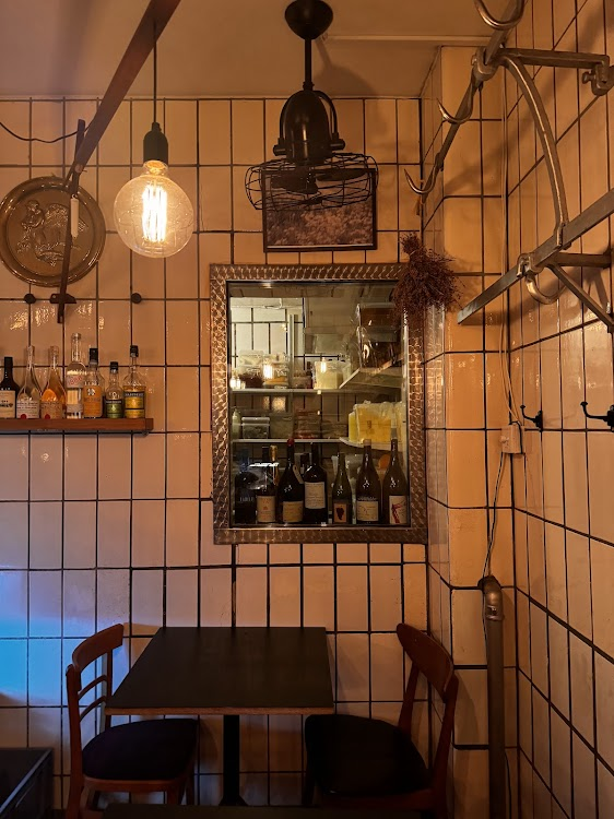 Nr.30 Spisested & Vinbar