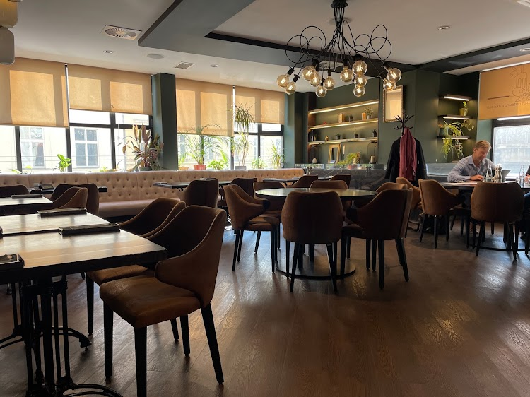 PLATZ restaurant & café